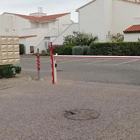 2 Pieces Avec Terrasse En Bord De Leucate