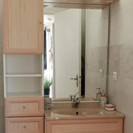 Apartman 2 Pieces Avec Terrasse En Bord De *