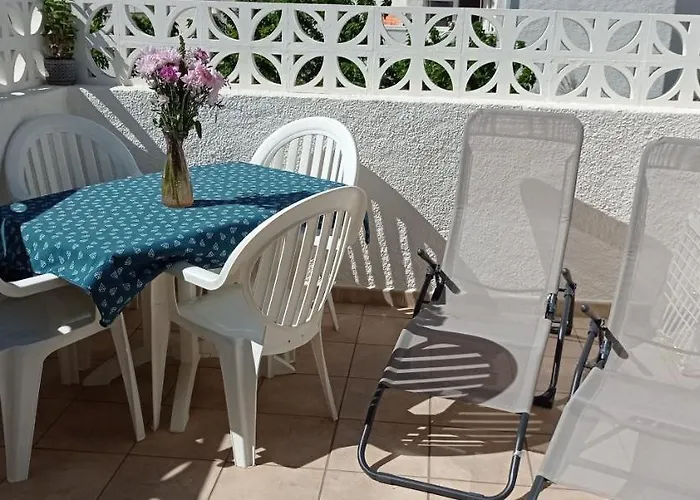 2 Pieces Avec Terrasse En Bord De Leucate