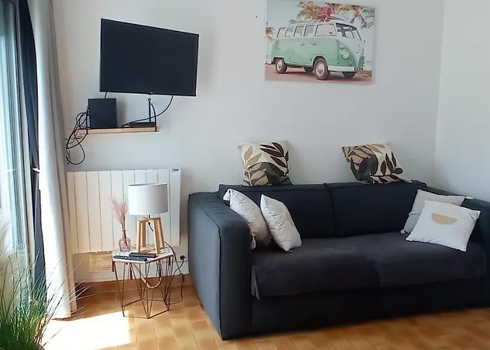 2 Pieces Avec Terrasse En Bord De Daire *